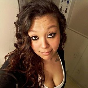 Meet your Posher, Rae-lynn